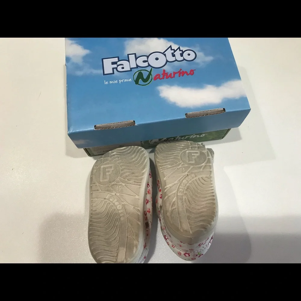 ☀️Girl’s NATURINO Leather Shoes, size 3.5